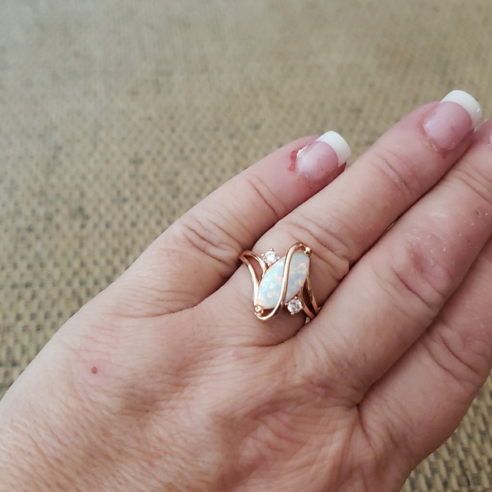 Women's ring